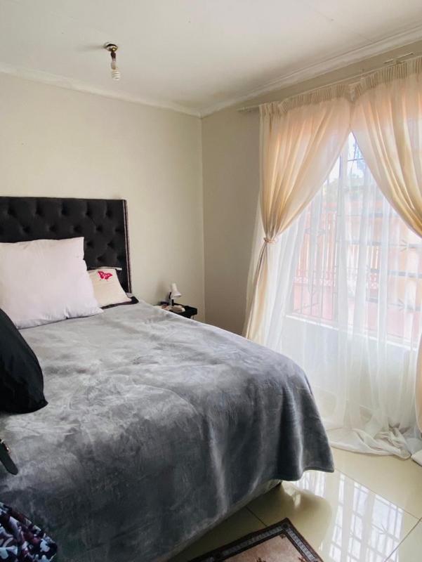 6 Bedroom Property for Sale in Tembisa Central Gauteng