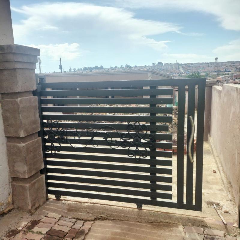2 Bedroom Property for Sale in Tembisa Central Gauteng