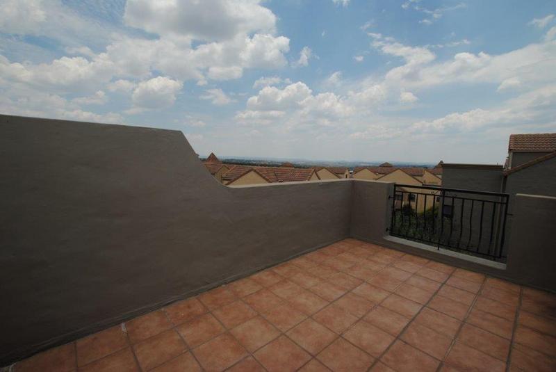 1 Bedroom Property for Sale in Lonehill Gauteng