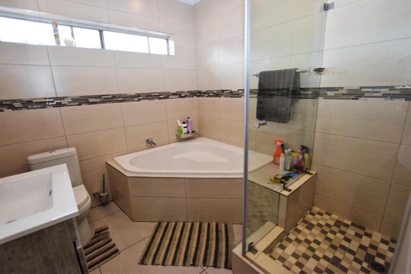 To Let 3 Bedroom Property for Rent in Rivonia Gauteng