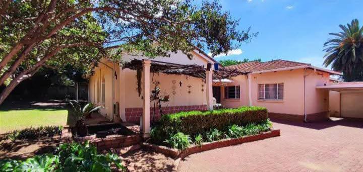 5 Bedroom Property for Sale in Lambton Gauteng