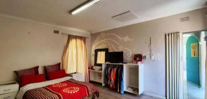 5 Bedroom Property for Sale in Lambton Gauteng