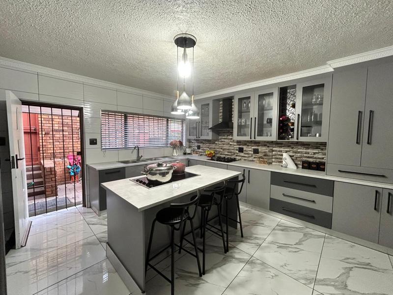 4 Bedroom Property for Sale in Ferryvale Gauteng