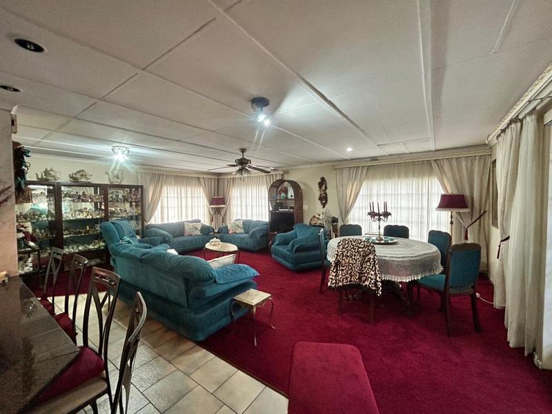 6 Bedroom Property for Sale in Selection Park Gauteng