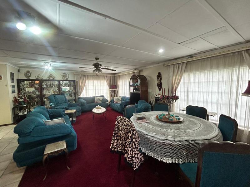 6 Bedroom Property for Sale in Selection Park Gauteng