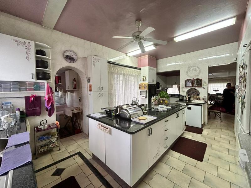 6 Bedroom Property for Sale in Selection Park Gauteng