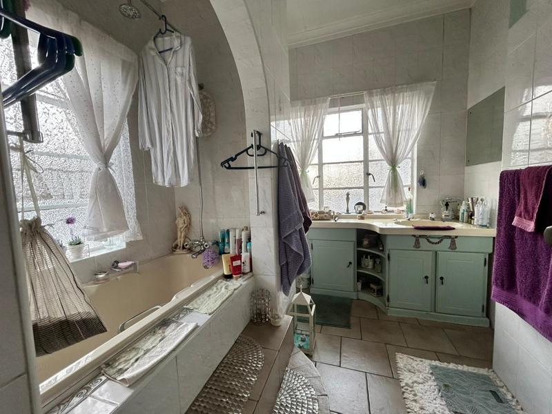 6 Bedroom Property for Sale in Selection Park Gauteng