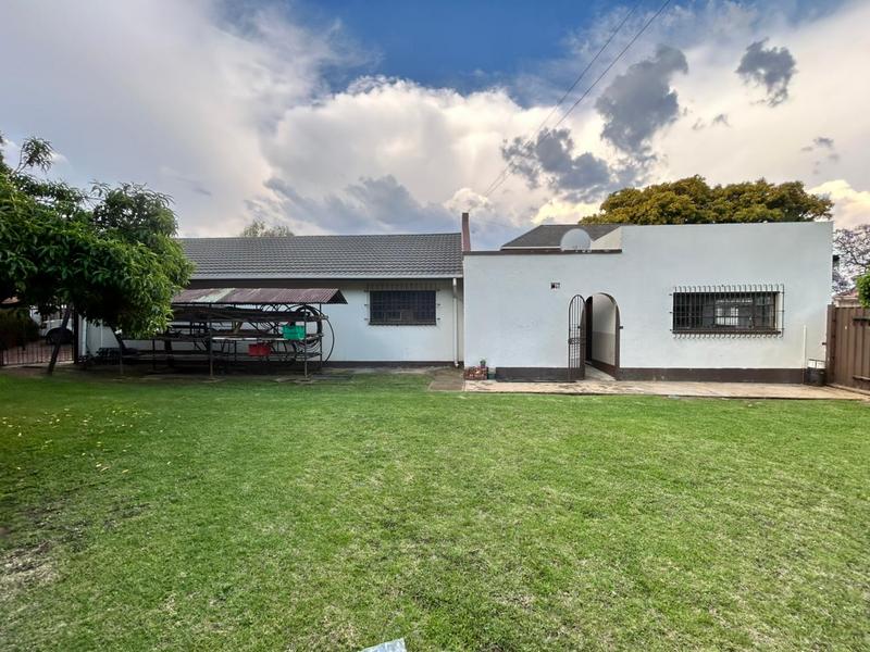 6 Bedroom Property for Sale in Selection Park Gauteng