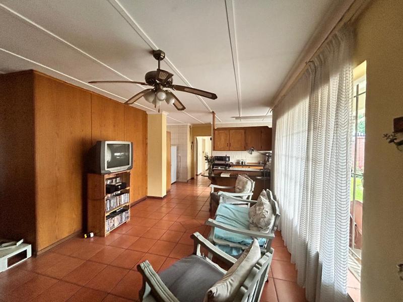 6 Bedroom Property for Sale in Selection Park Gauteng