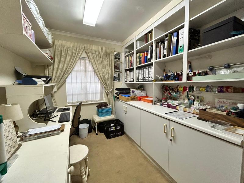 6 Bedroom Property for Sale in Selection Park Gauteng