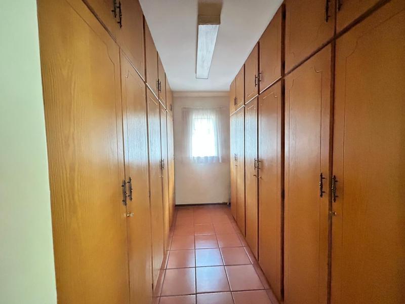 6 Bedroom Property for Sale in Selection Park Gauteng