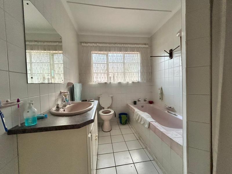 6 Bedroom Property for Sale in Selection Park Gauteng