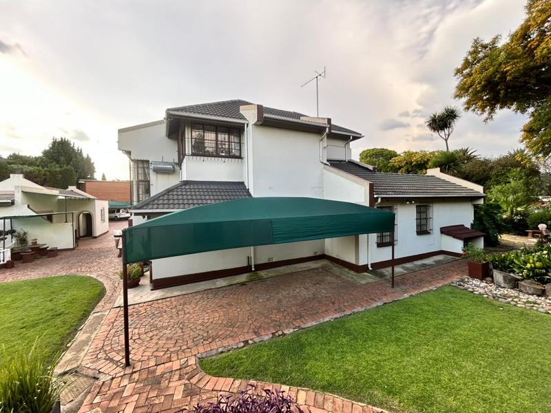 6 Bedroom Property for Sale in Selection Park Gauteng