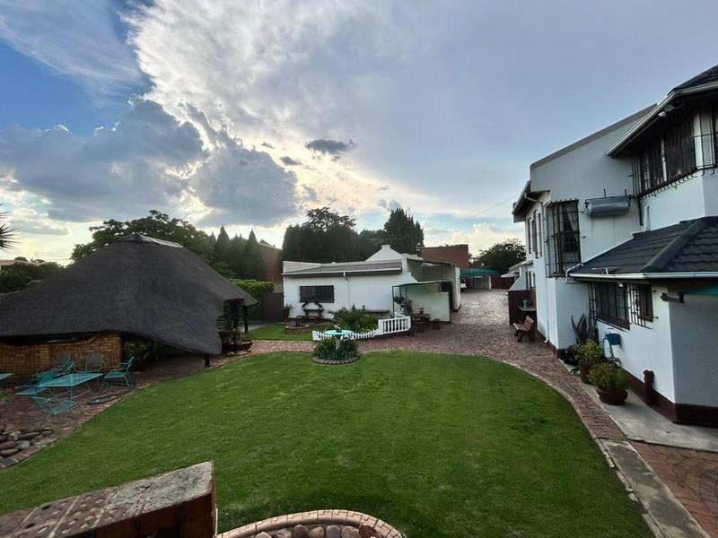 6 Bedroom Property for Sale in Selection Park Gauteng