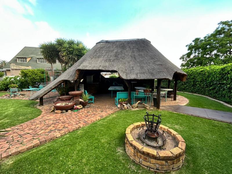 6 Bedroom Property for Sale in Selection Park Gauteng