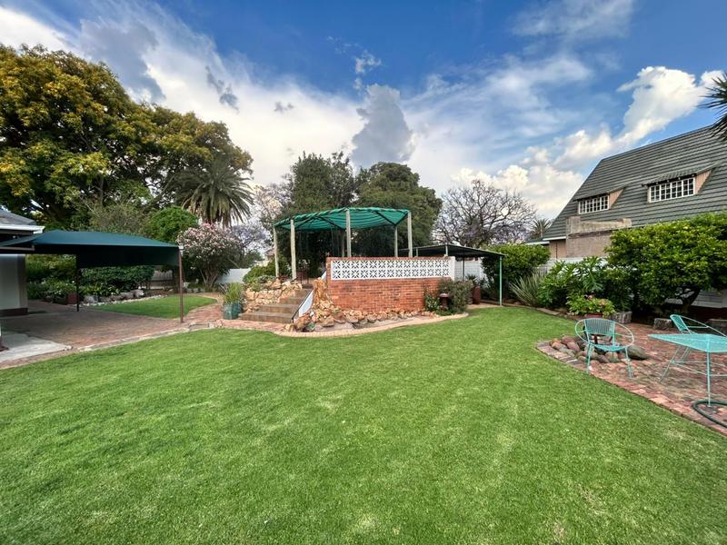 6 Bedroom Property for Sale in Selection Park Gauteng