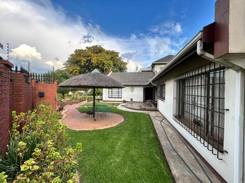 6 Bedroom Property for Sale in Selection Park Gauteng