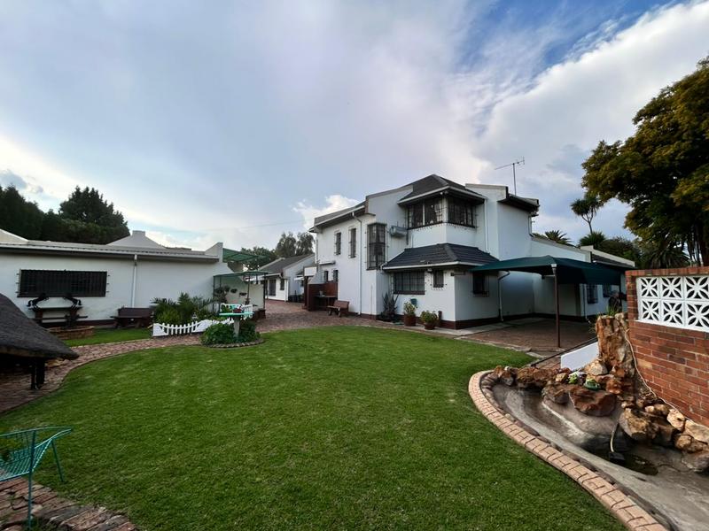 6 Bedroom Property for Sale in Selection Park Gauteng