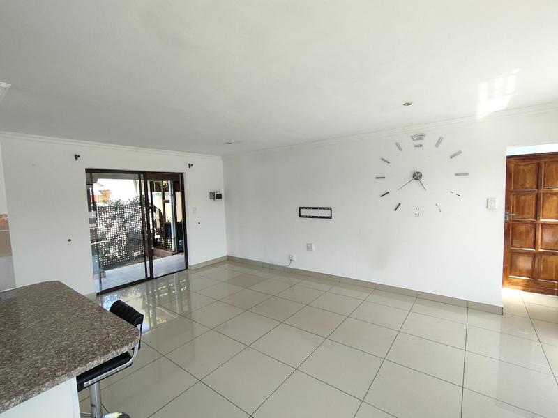 To Let 2 Bedroom Property for Rent in Thatchfield Gauteng