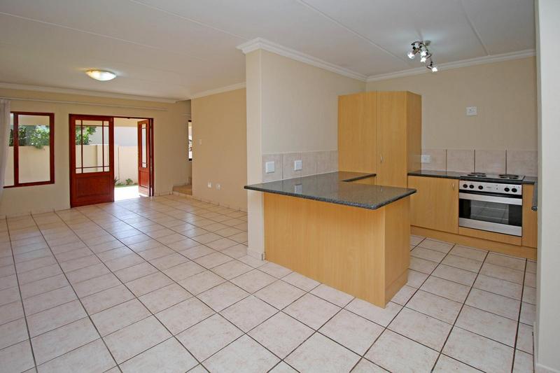 To Let 2 Bedroom Property for Rent in Ruimsig Gauteng