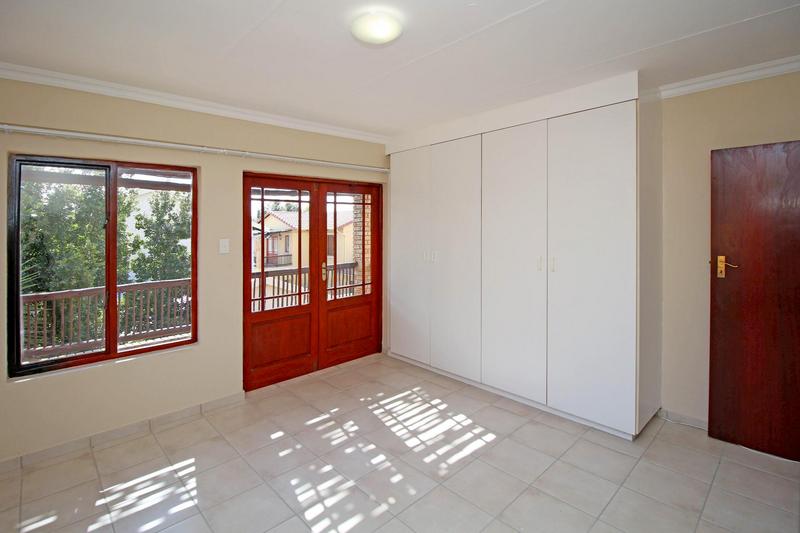 To Let 2 Bedroom Property for Rent in Ruimsig Gauteng