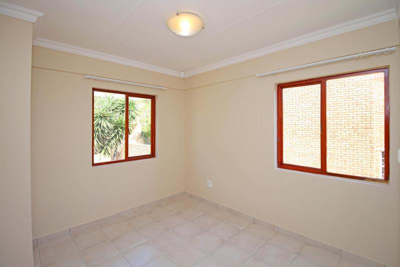 To Let 2 Bedroom Property for Rent in Ruimsig Gauteng