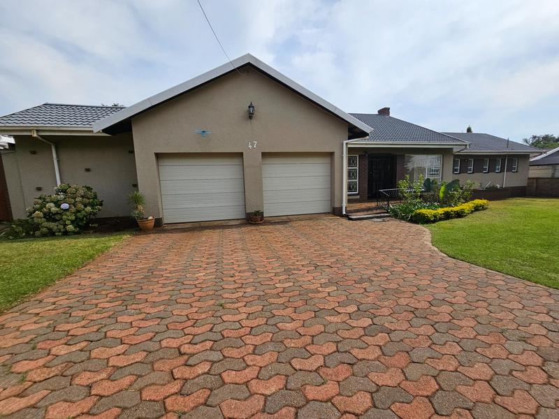 5 Bedroom Property for Sale in Constantia Kloof Gauteng