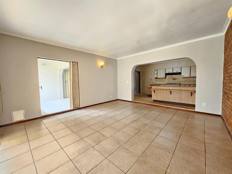 5 Bedroom Property for Sale in Constantia Kloof Gauteng