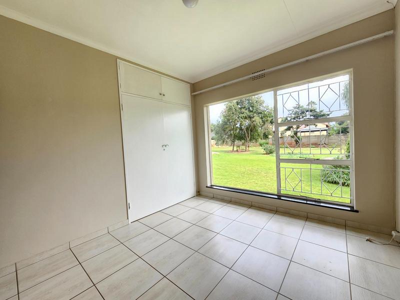 5 Bedroom Property for Sale in Constantia Kloof Gauteng