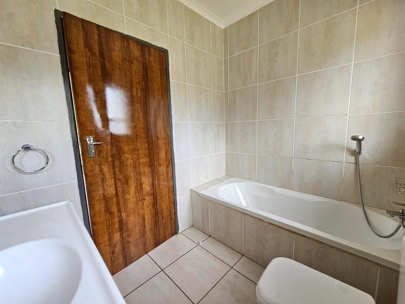 5 Bedroom Property for Sale in Constantia Kloof Gauteng