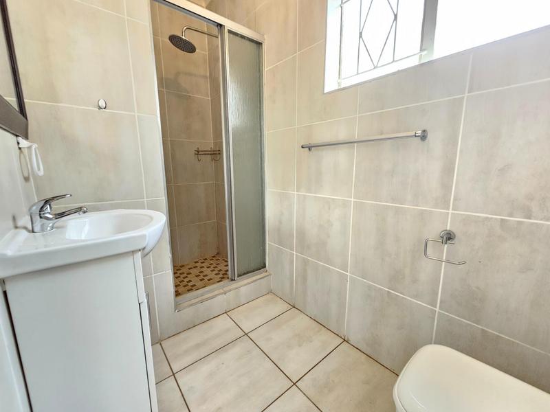 5 Bedroom Property for Sale in Constantia Kloof Gauteng