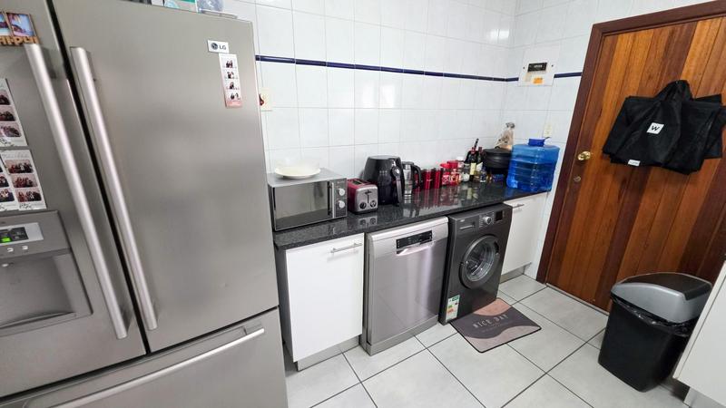 2 Bedroom Property for Sale in Sunninghill Gauteng