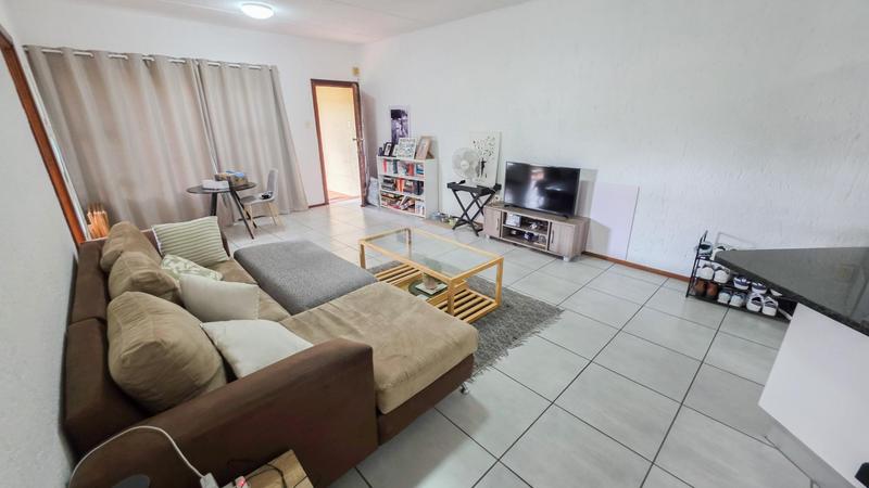 2 Bedroom Property for Sale in Sunninghill Gauteng