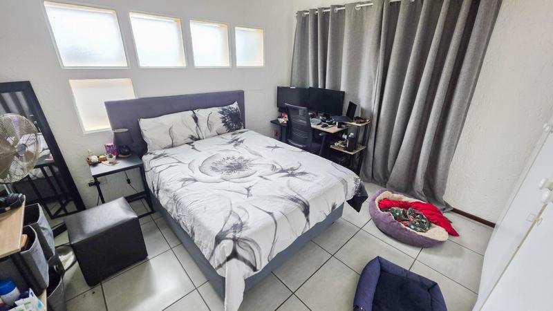 2 Bedroom Property for Sale in Sunninghill Gauteng