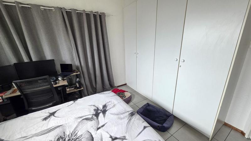 2 Bedroom Property for Sale in Sunninghill Gauteng