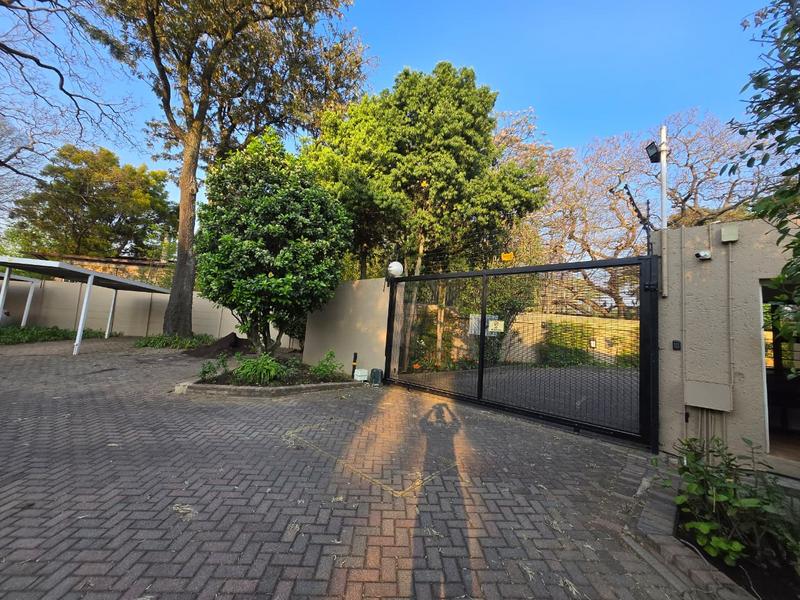 To Let 1 Bedroom Property for Rent in Parktown North Gauteng