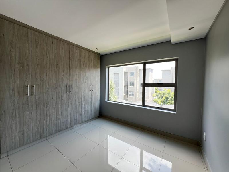 To Let 2 Bedroom Property for Rent in Broadacres Gauteng