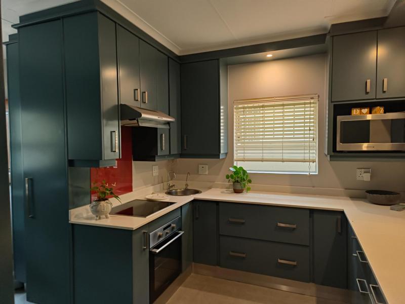 3 Bedroom Property for Sale in Faerie Glen Gauteng