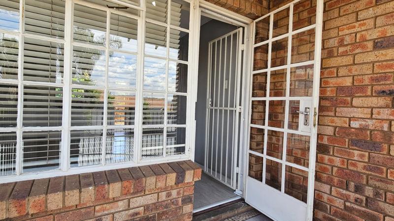 2 Bedroom Property for Sale in New Redruth Gauteng