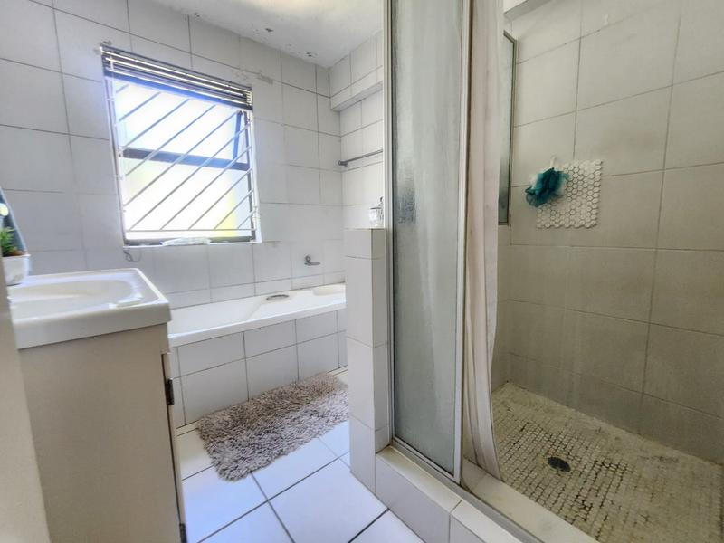 2 Bedroom Property for Sale in Bassonia Gauteng
