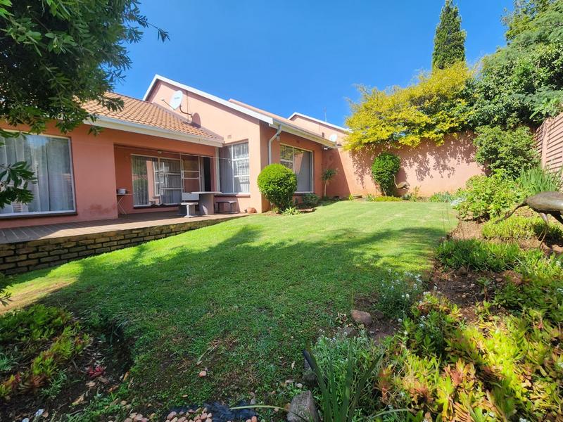 3 Bedroom Property for Sale in Mulbarton Gauteng