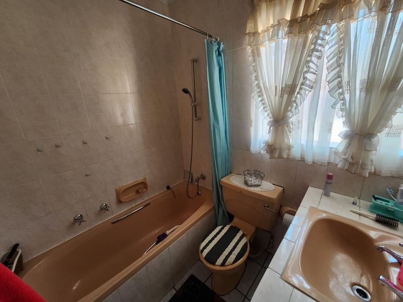 3 Bedroom Property for Sale in Mulbarton Gauteng