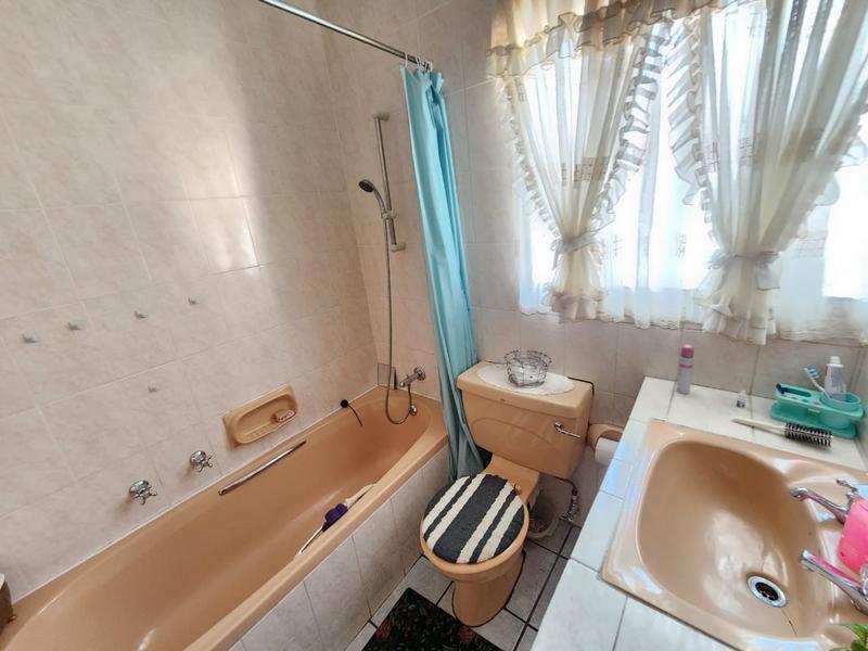 3 Bedroom Property for Sale in Mulbarton Gauteng