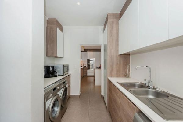 5 Bedroom Property for Sale in Aspen Hills Gauteng