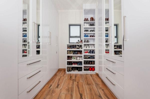 5 Bedroom Property for Sale in Aspen Hills Gauteng