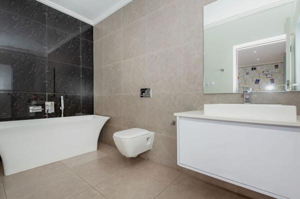 5 Bedroom Property for Sale in Aspen Hills Gauteng