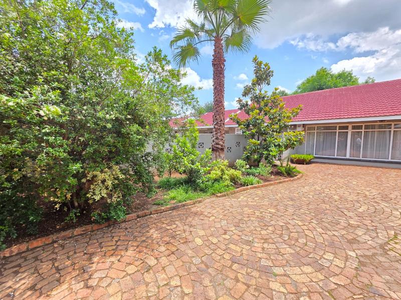 5 Bedroom Property for Sale in Meyerton Central Gauteng