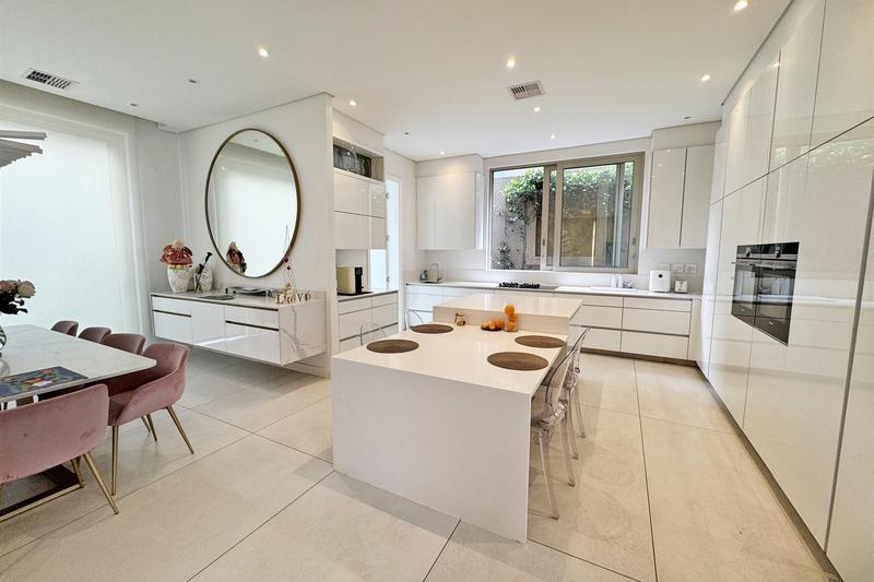 To Let 4 Bedroom Property for Rent in Morningside Gauteng