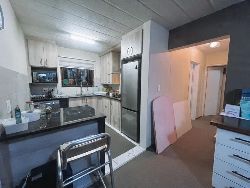 2 Bedroom Property for Sale in Robindale Gauteng