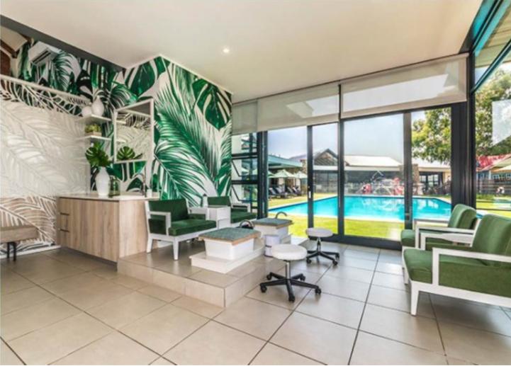 To Let 1 Bedroom Property for Rent in Modderfontein Gauteng